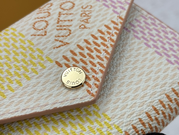 LVコピーウォレット角部分ディテール